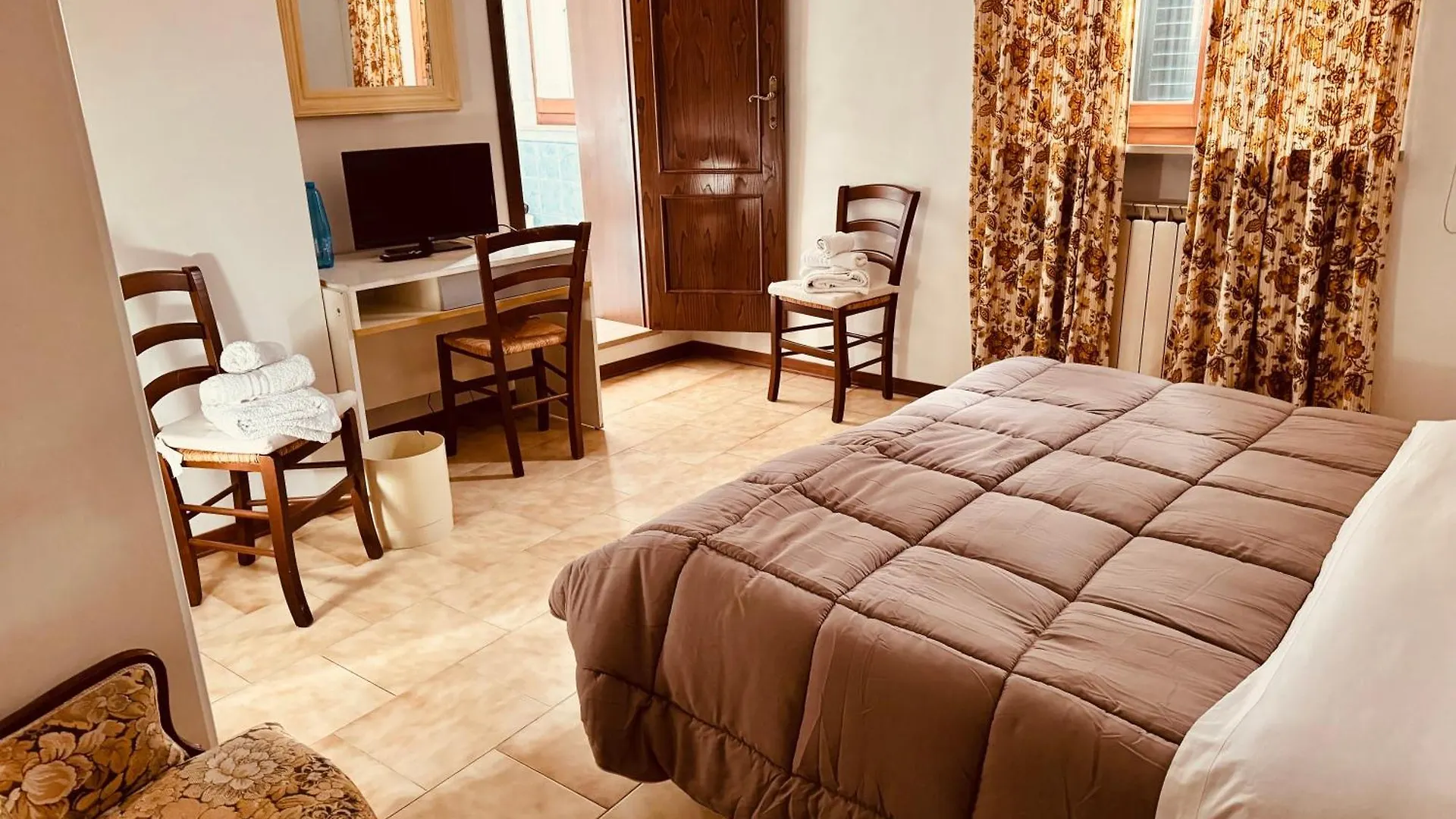 Hotel Le Logge Rosia Italia